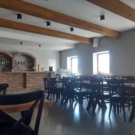 Penzionmoravia Moravská Nová Ves Екстериор снимка